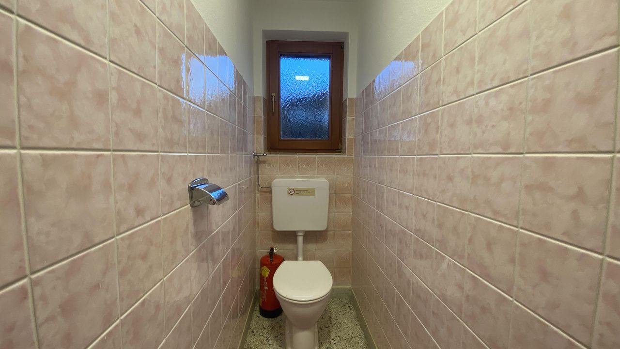 WC WC